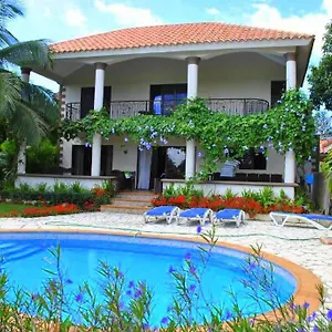 Metro Country Club Villa