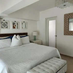 3 Bedroom, Front Of The Beach And Pool Apartamento